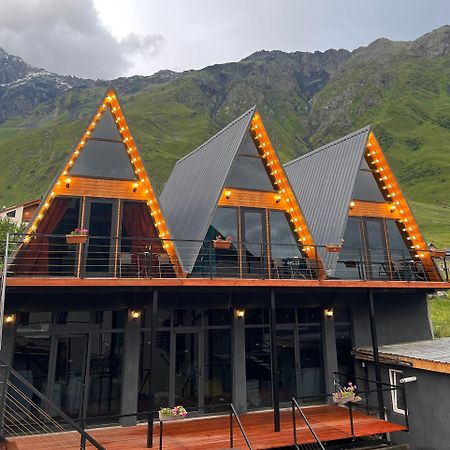 Hotel Pyramid Kazbegi Exterior foto