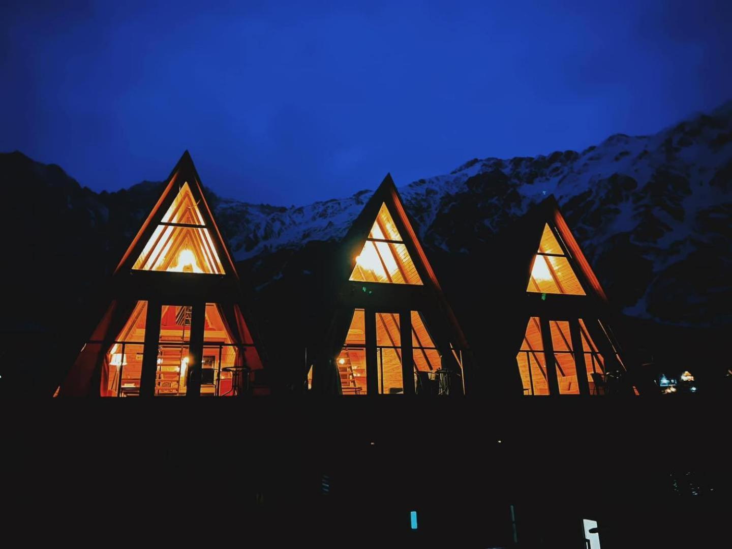 Hotel Pyramid Kazbegi Exterior foto