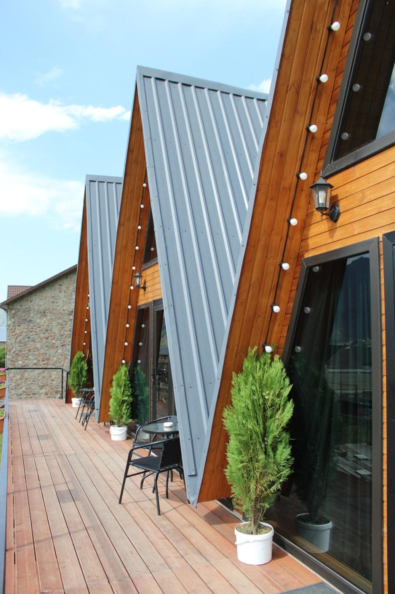 Hotel Pyramid Kazbegi Exterior foto